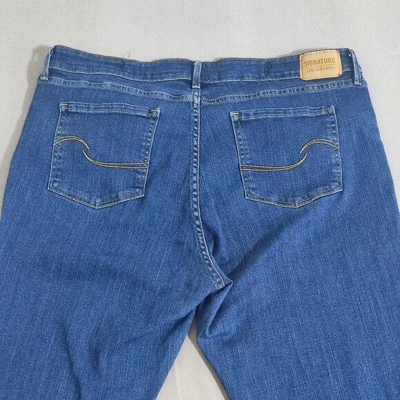 Signature by Levi Strauss jeans women's size 18M denim blue colour straight leg - Picture 4 of 16